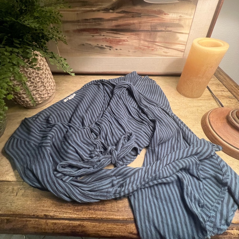 Black and blue long sleeve romper